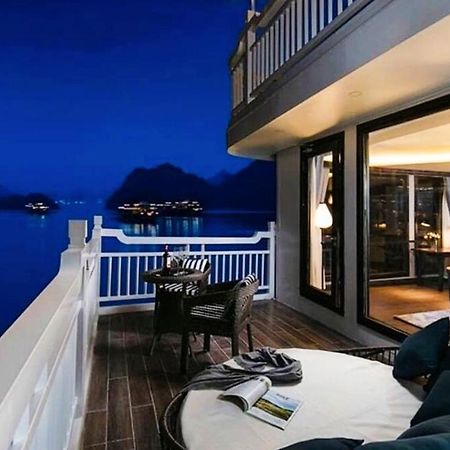 Lotus Elegance Cruise Hotel Hạ Long-öböl Kültér fotó