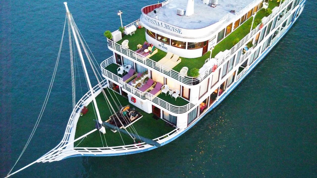 Lotus Elegance Cruise Hotel Hạ Long-öböl Kültér fotó