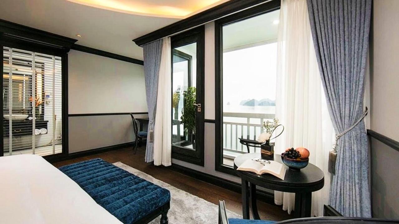 Lotus Elegance Cruise Hotel Hạ Long-öböl Kültér fotó