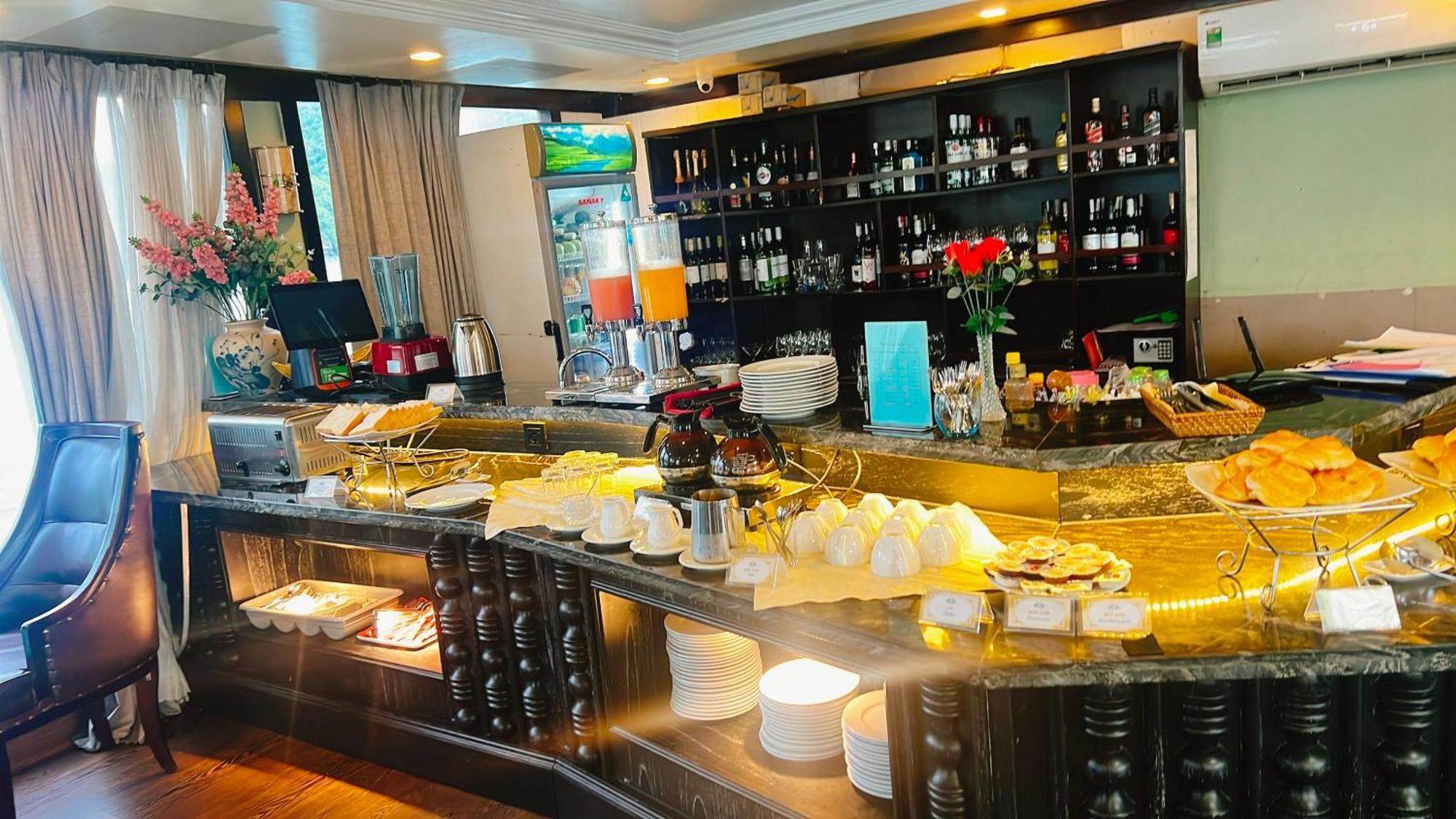 Lotus Elegance Cruise Hotel Hạ Long-öböl Kültér fotó