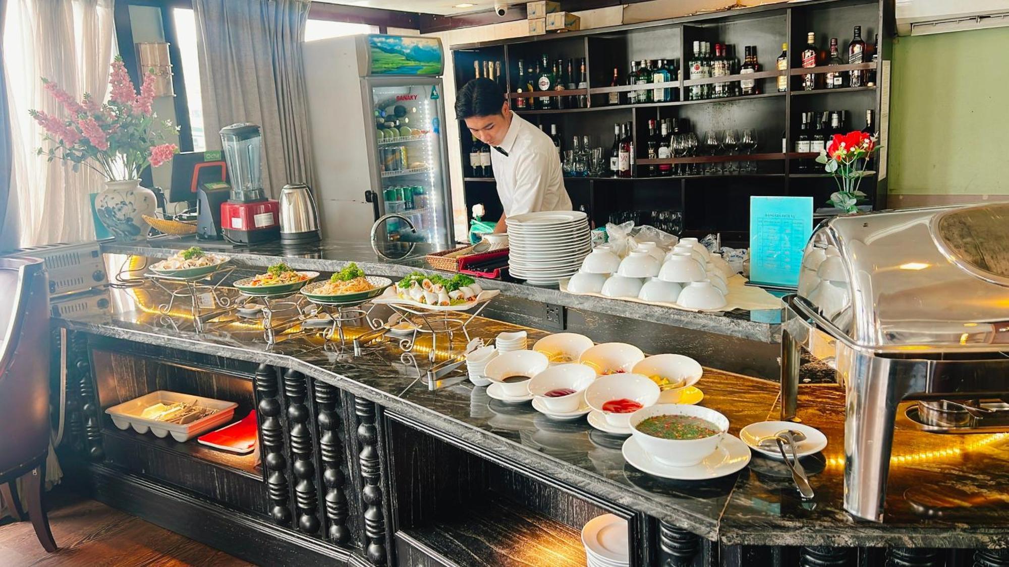 Lotus Elegance Cruise Hotel Hạ Long-öböl Kültér fotó