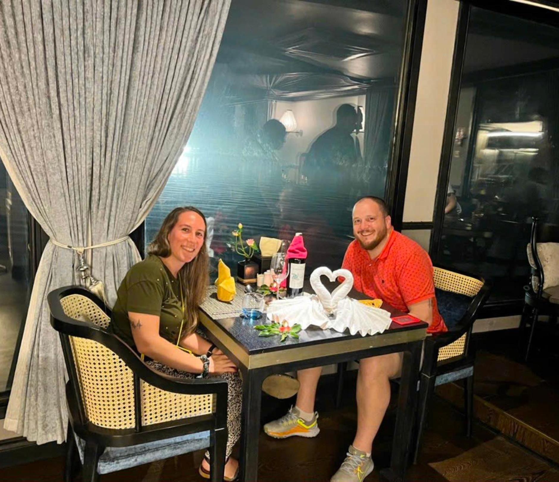 Lotus Elegance Cruise Hotel Hạ Long-öböl Kültér fotó