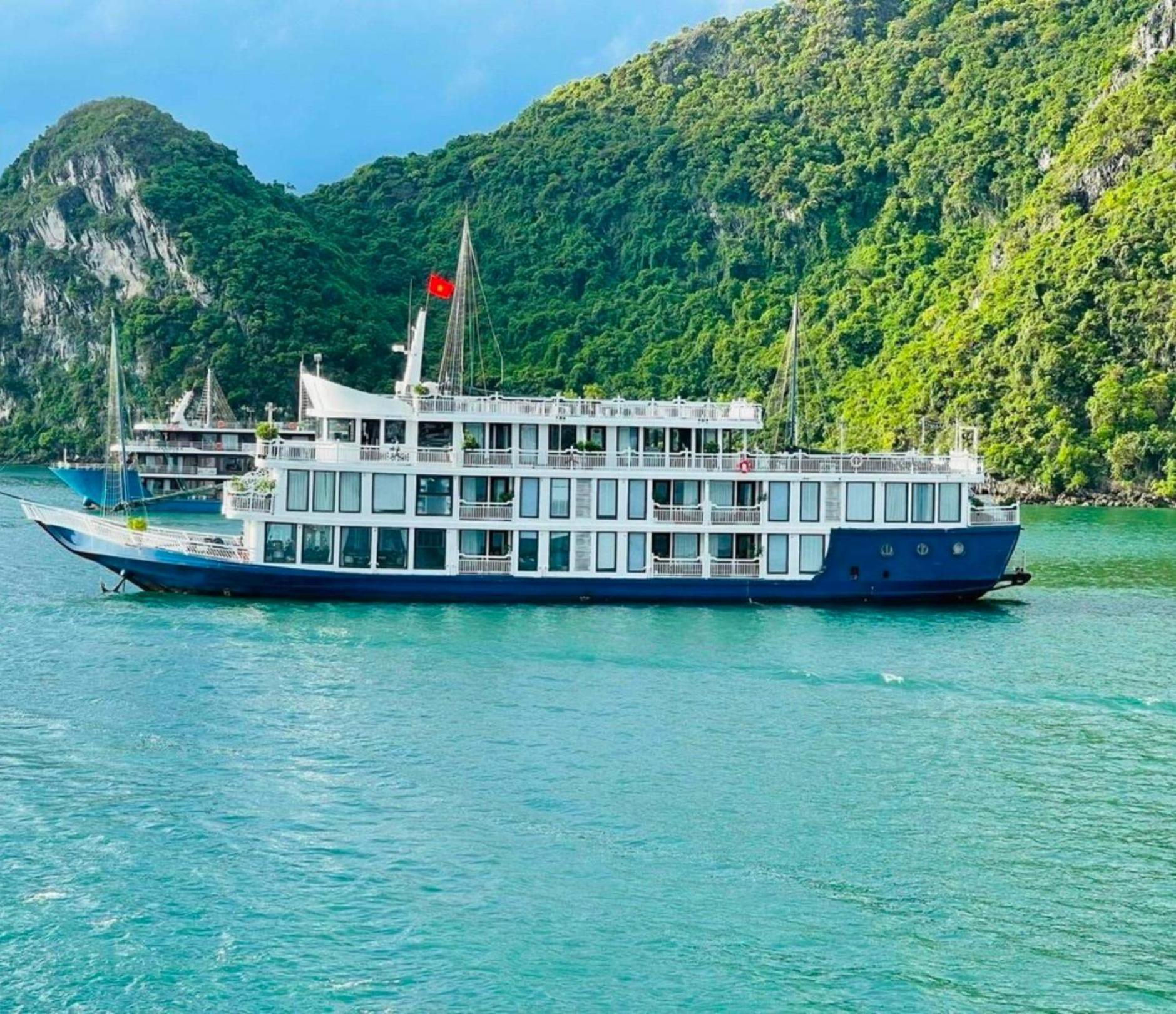 Lotus Elegance Cruise Hotel Hạ Long-öböl Kültér fotó