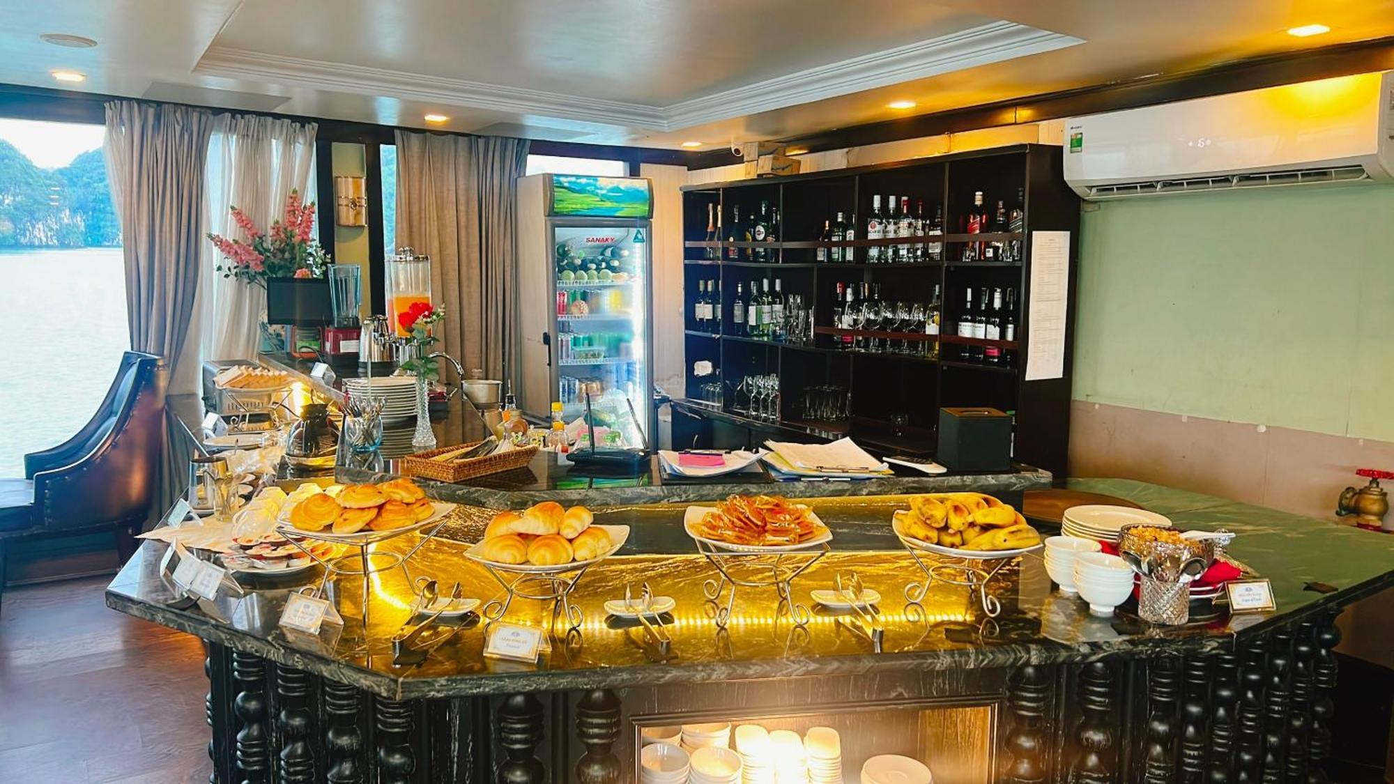 Lotus Elegance Cruise Hotel Hạ Long-öböl Kültér fotó